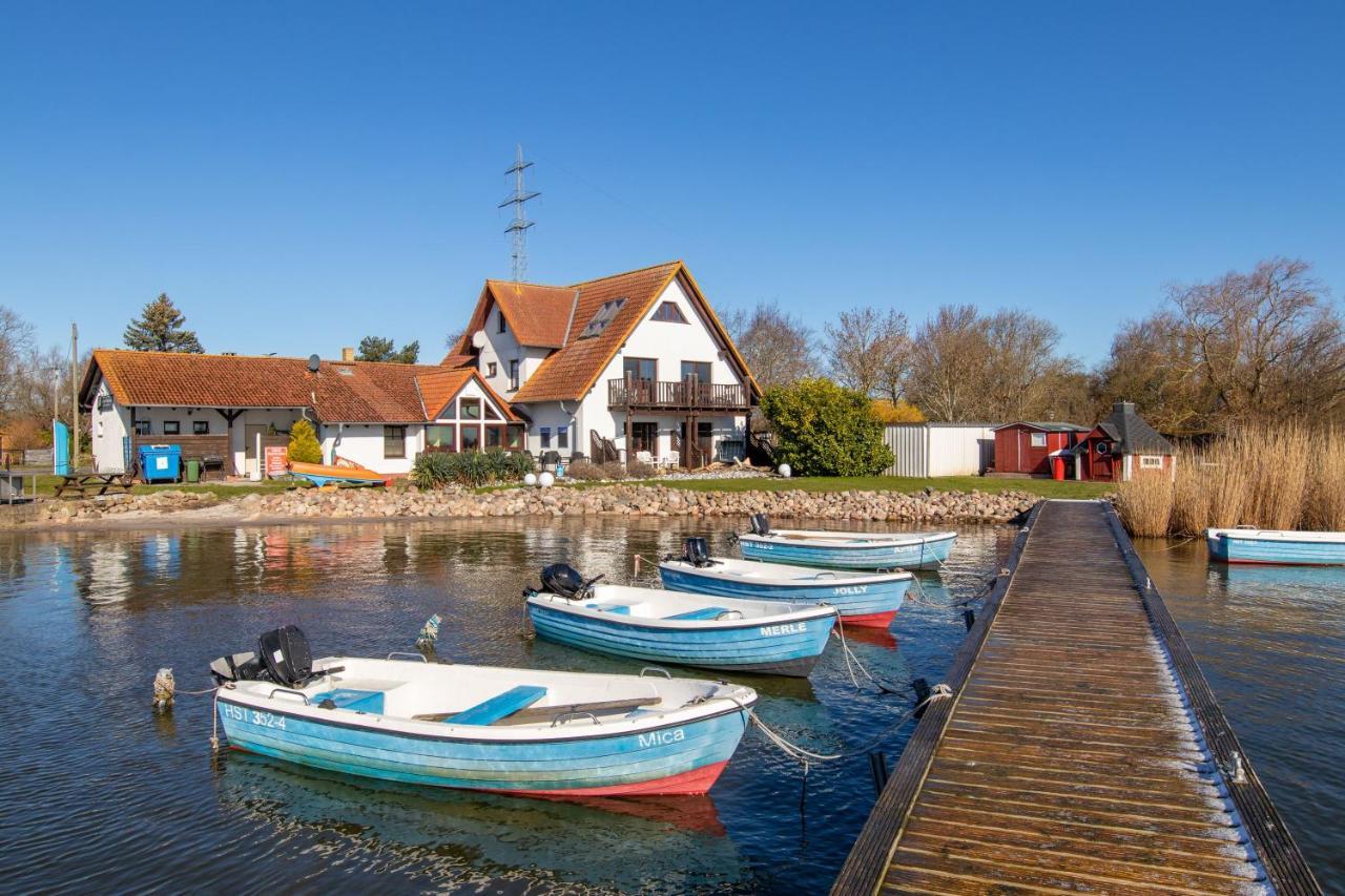 ホテル Pension Zur Wittower Faehre Wiek auf Rügen エクステリア 写真